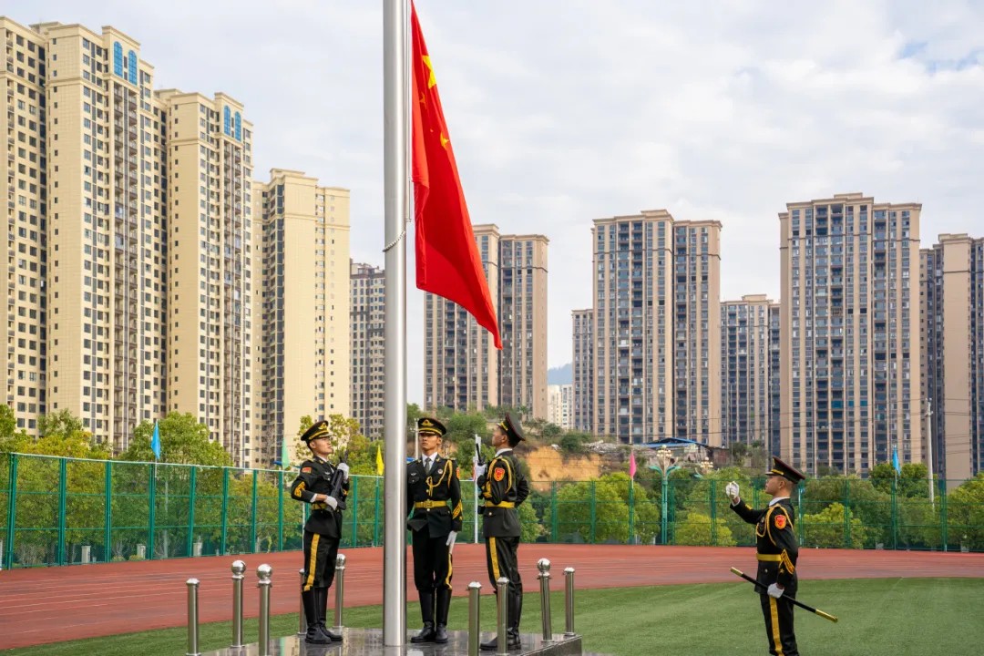 贵州工程职业学院举办德江县第三届大学生消防技能运动会(图2)